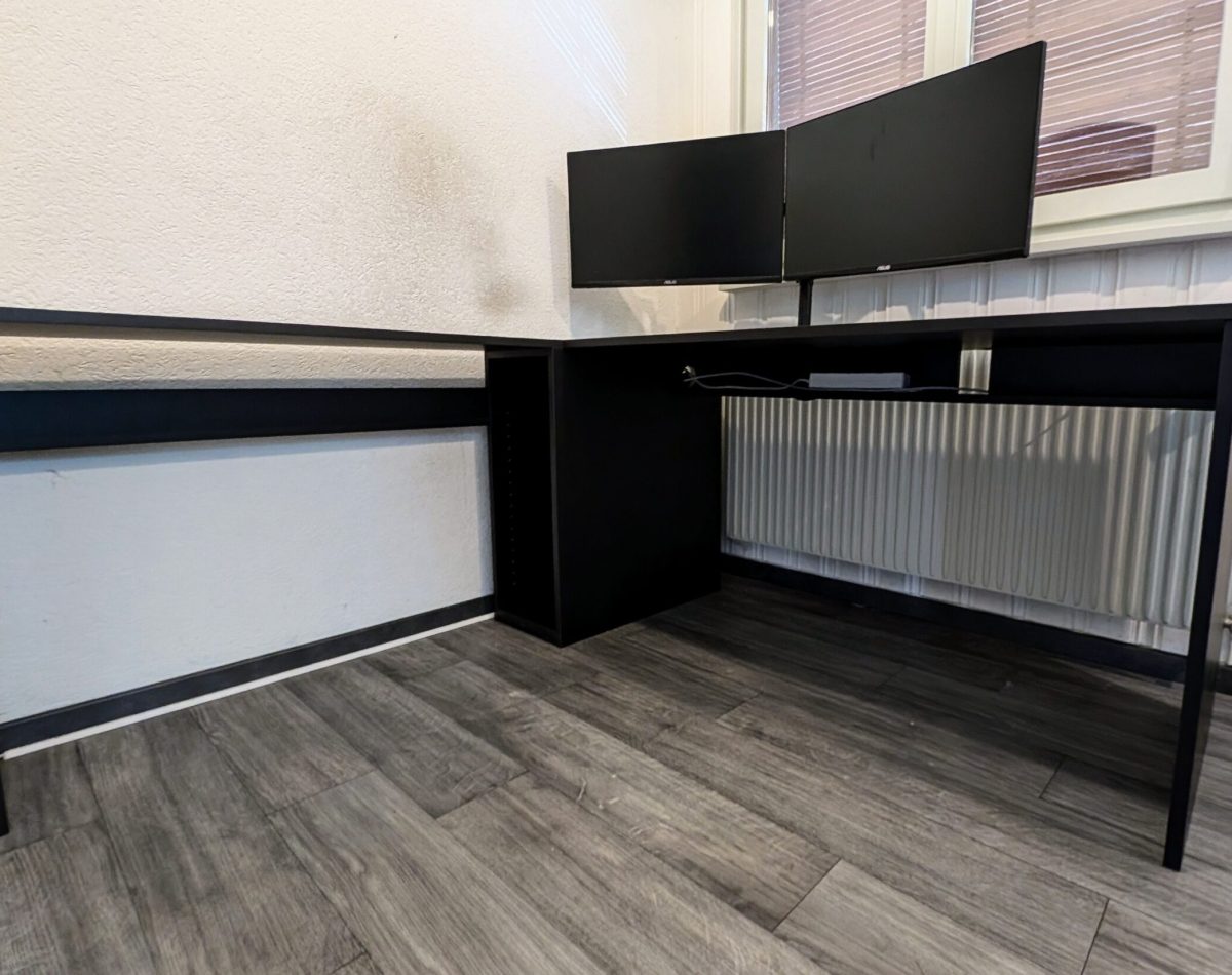 Bureau en mélaminé