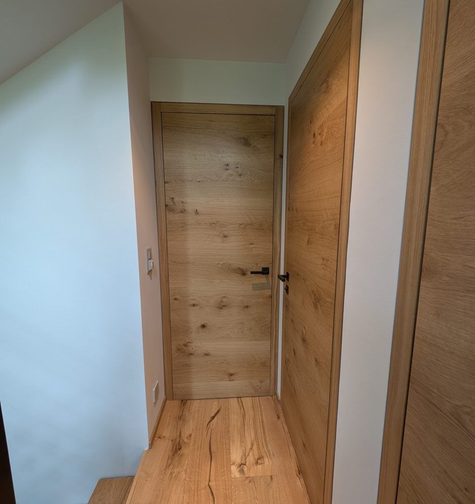 Porte en chêne rustique