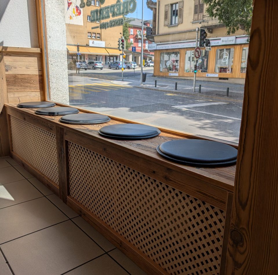 Banc  avec caisson de radiateur