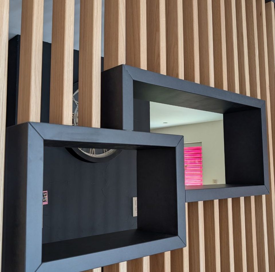 Claustra en chêne & MDF noir